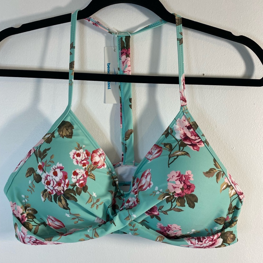 Bikini - Picture 2 of 7
